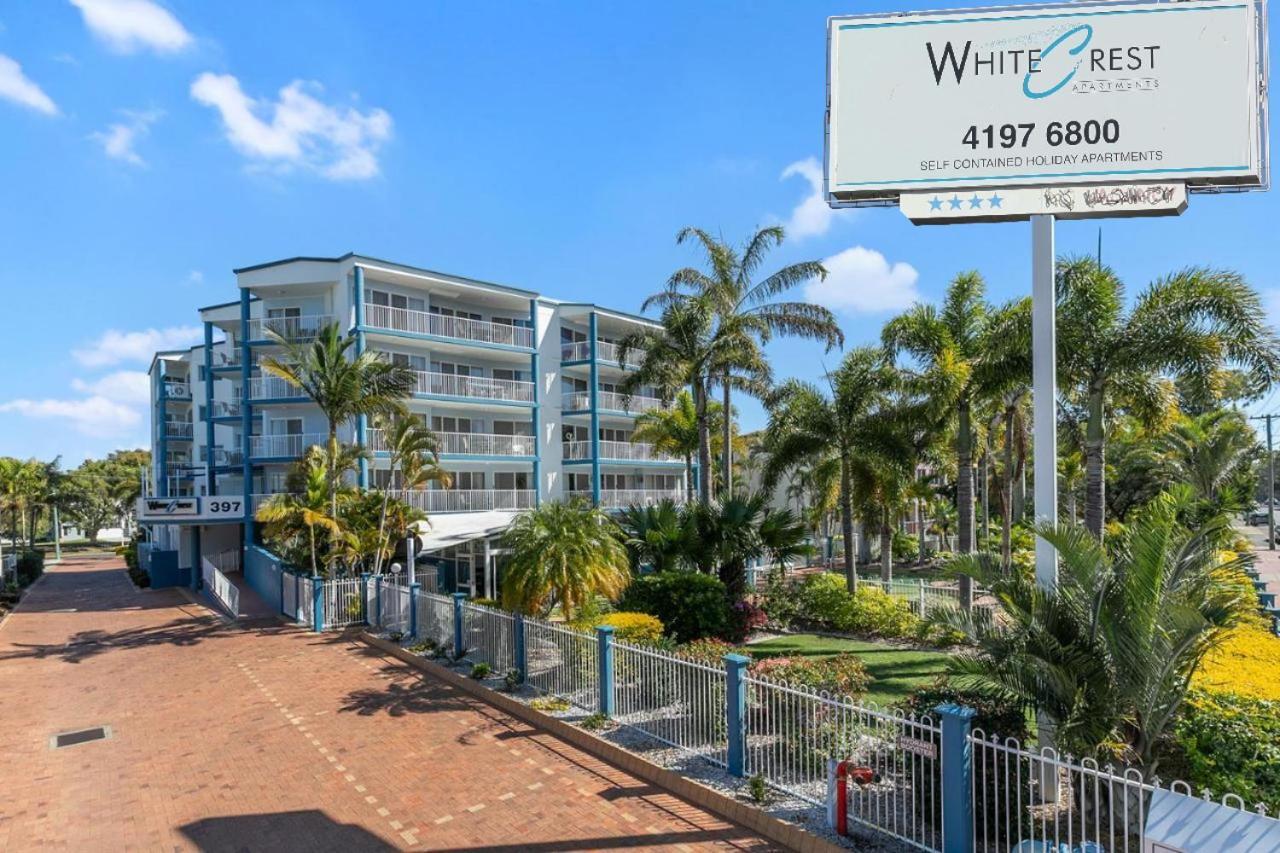 White Crest Apartments เฮอร์วีย์เบย์ ภายนอก รูปภาพ