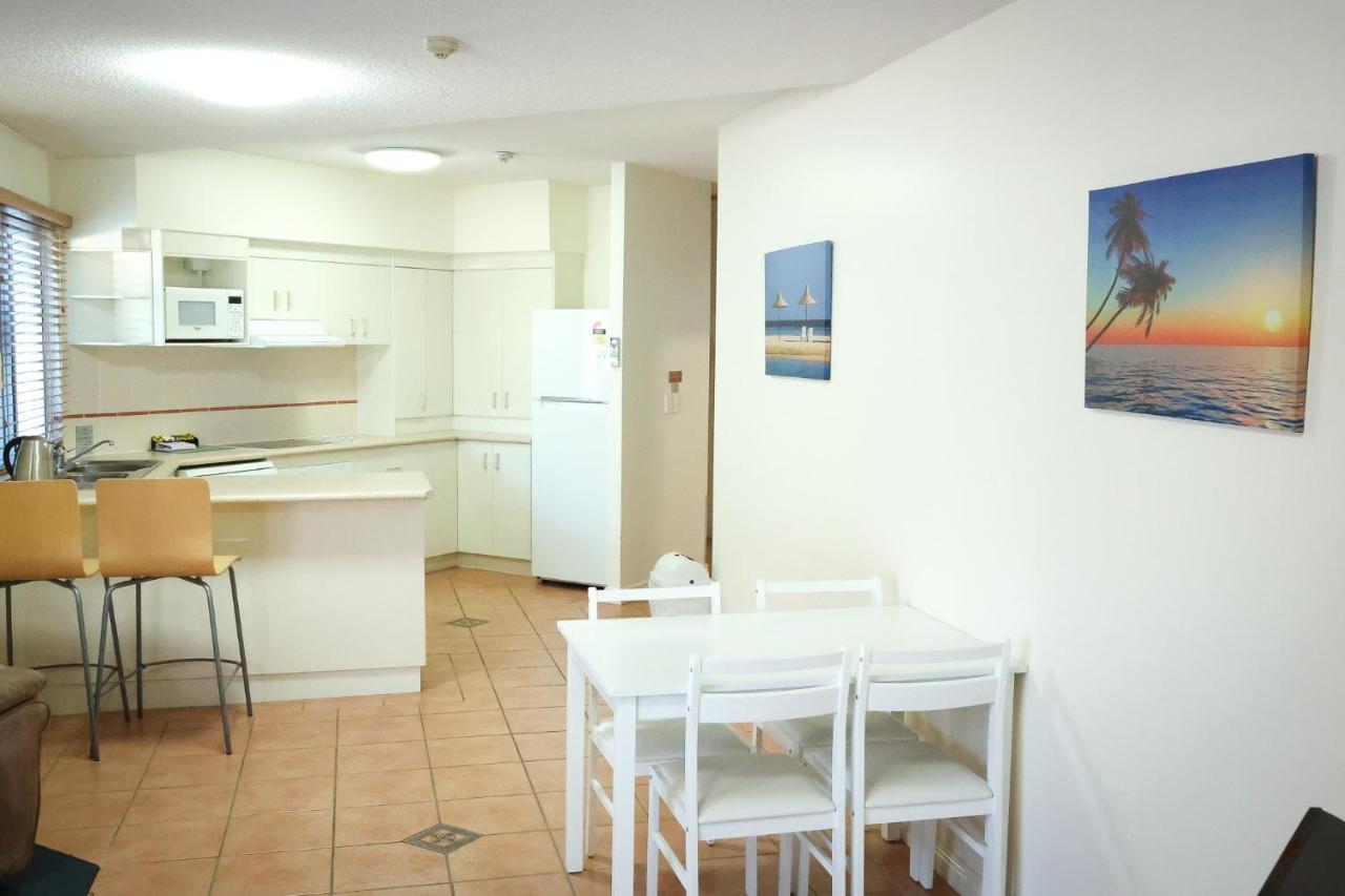 White Crest Apartments เฮอร์วีย์เบย์ ภายนอก รูปภาพ