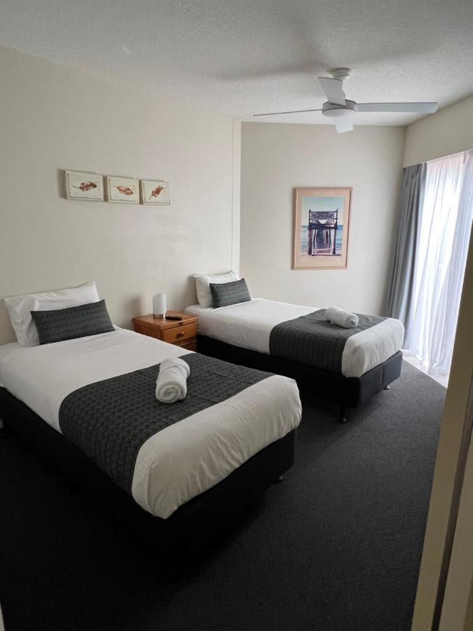 White Crest Apartments เฮอร์วีย์เบย์ ภายนอก รูปภาพ