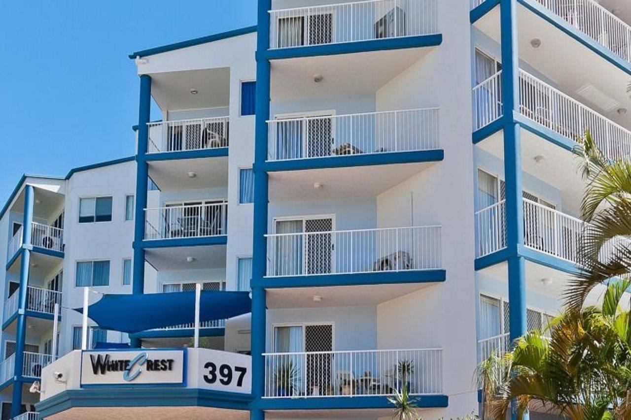 White Crest Apartments เฮอร์วีย์เบย์ ภายนอก รูปภาพ