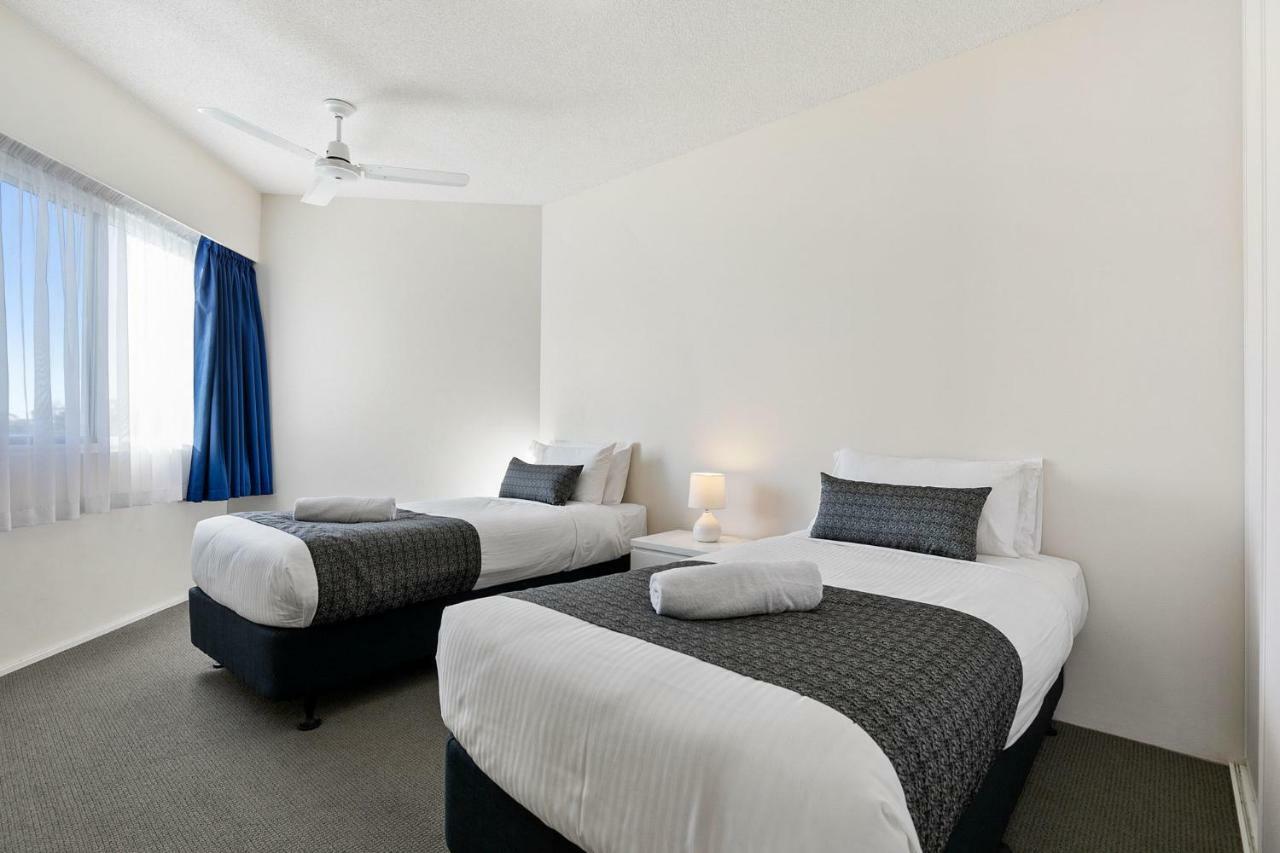White Crest Apartments เฮอร์วีย์เบย์ ภายนอก รูปภาพ