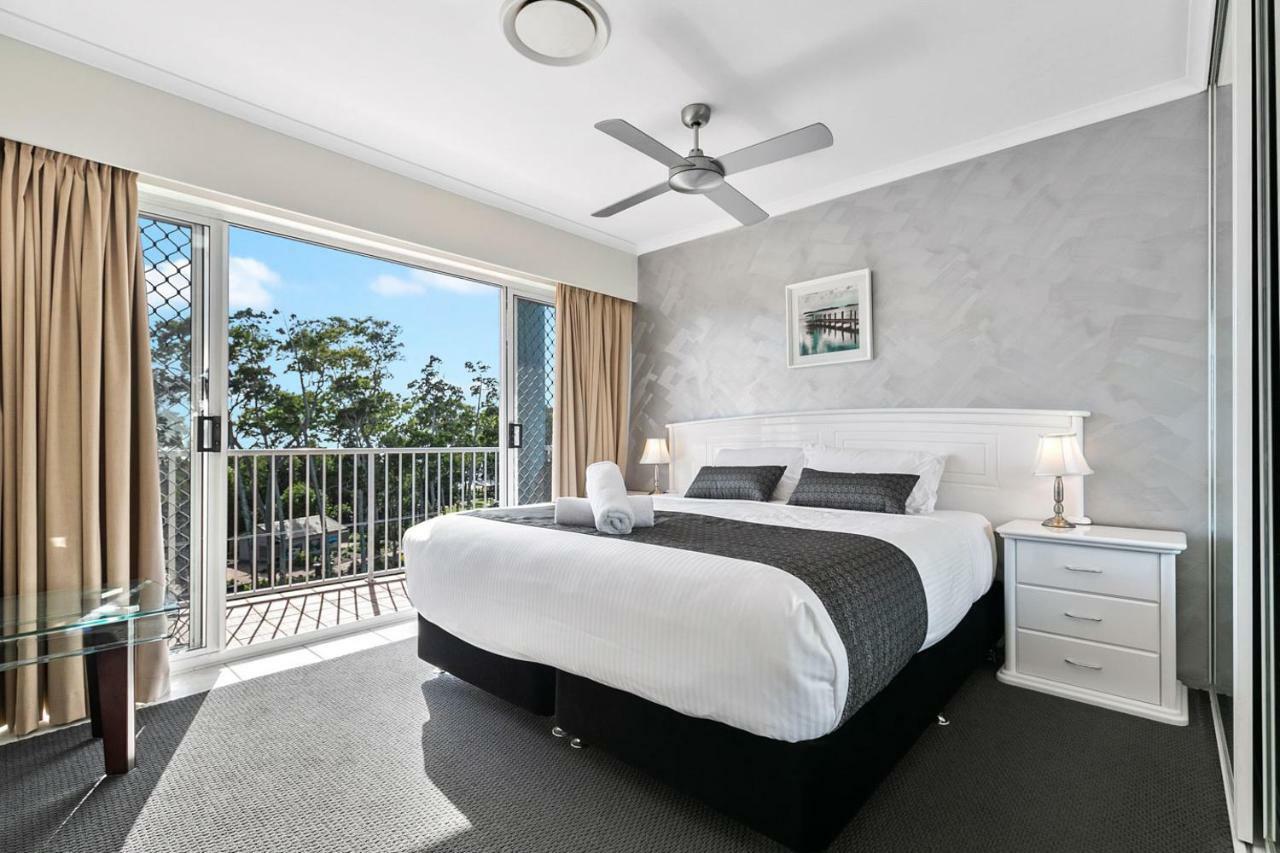 White Crest Apartments เฮอร์วีย์เบย์ ภายนอก รูปภาพ