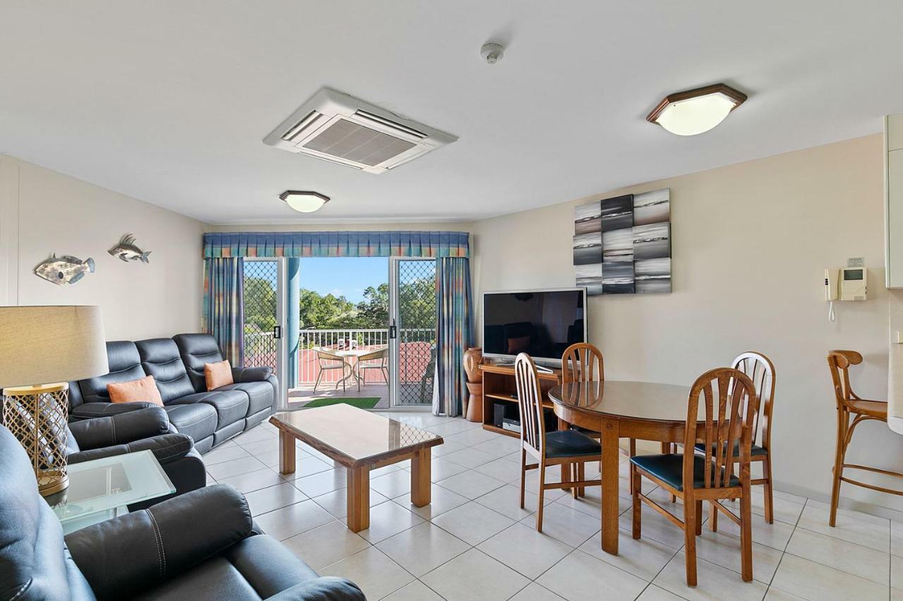 White Crest Apartments เฮอร์วีย์เบย์ ภายนอก รูปภาพ